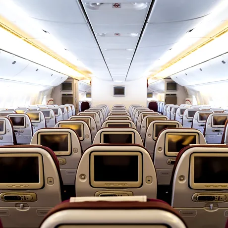 Vrei să îți schimbi locul în avion? De ce piloții spun că nu ar trebui să faci asta fără acordul echipajului